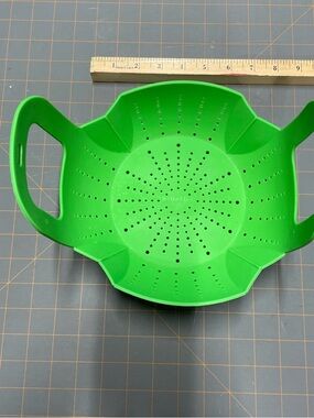 Green Silicone Collapsible Strainer Colander with Handles Insta pot